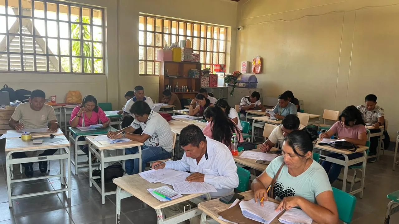 Docentes de primaria en jornada de evaluación diagnóstica